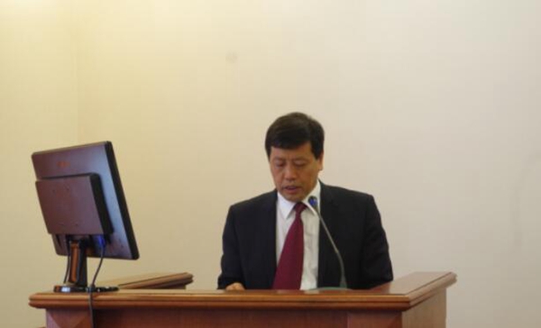 芮执元校长一行出席中白大学校长论坛