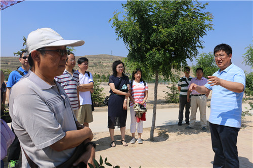 学校统一战线开展“不忘合作初心•继续携手前进”主题实践调研