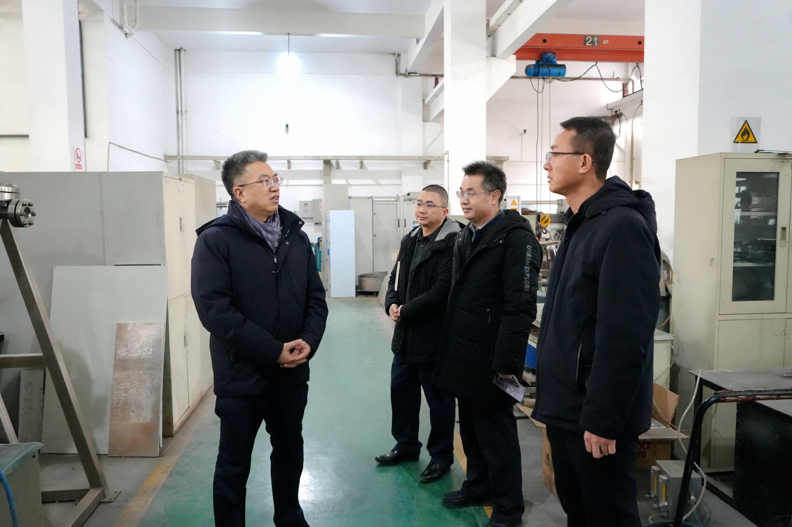 校领导带队开展节前校园安全检查