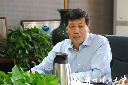 学校党委中心组学习甘肃省第十三次党代会精神