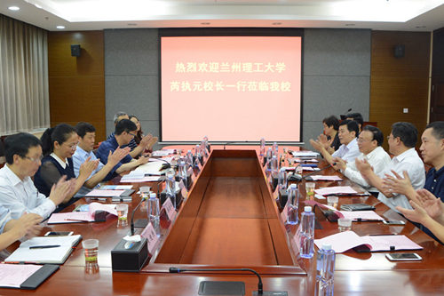 芮执元校长一行到武汉理工大学和华中师范大学调研