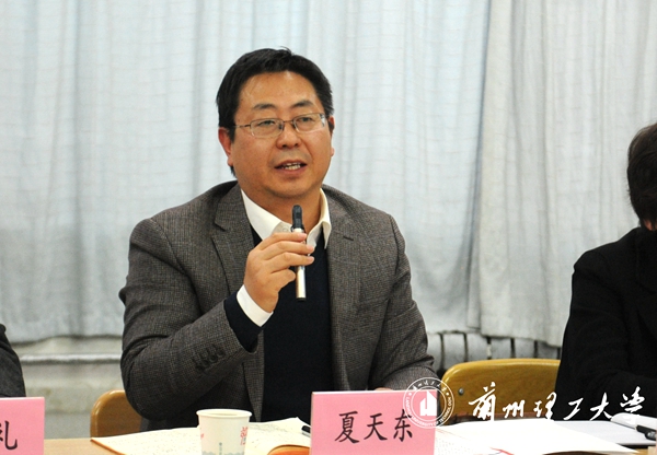 夏天东书记参加大学生学习十九大精神主题班会