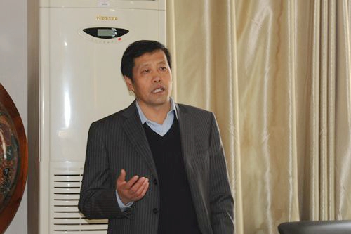 芮执元：把十八届六中全会精神转化为建设国内高水平大学的强大动力 ——芮执元校长为材料学院师生党员宣讲十八届六中全会精神