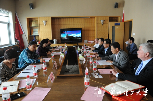 省外专局局长康纯梅一行来校调研