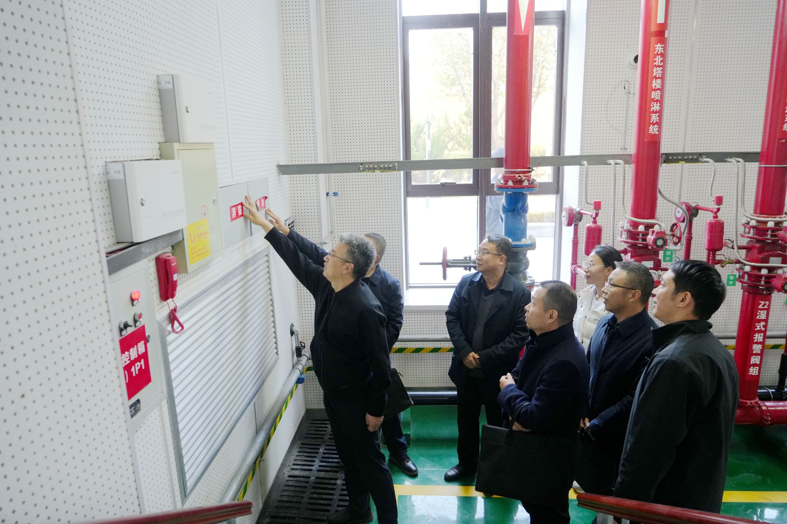 校领导带队开展校园安全回头看专项检查