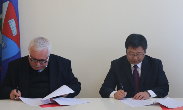 夏天东书记访问白俄罗斯理工类高校洽谈校际合作