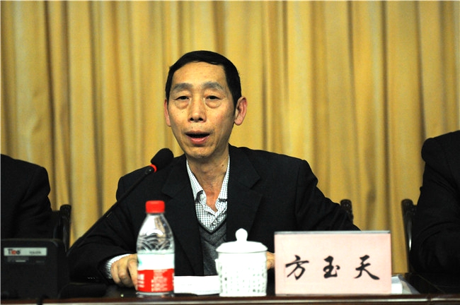 学校召开校友会注册成立大会