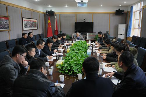 学校召开青年教师代表座谈会