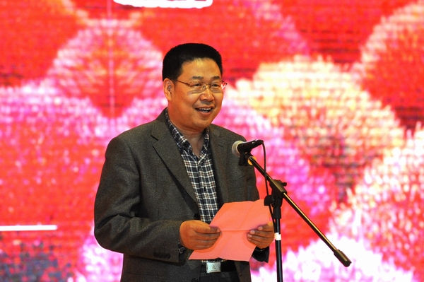 诗动心弦，诵传情怀——我校举办“情满红柳”大型诗歌朗诵品鉴会