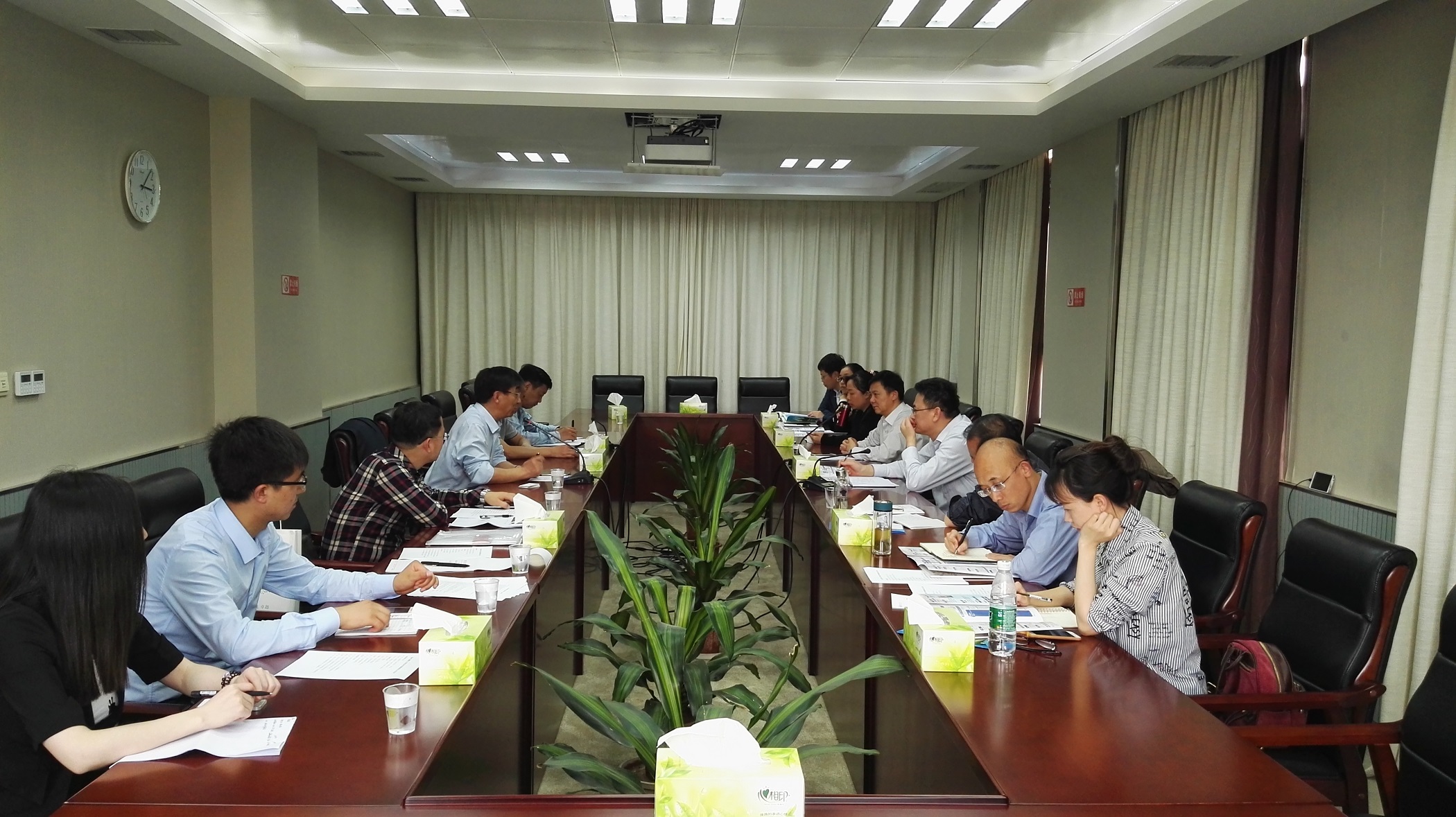 学校调研组走访“两湖”地区军工企业